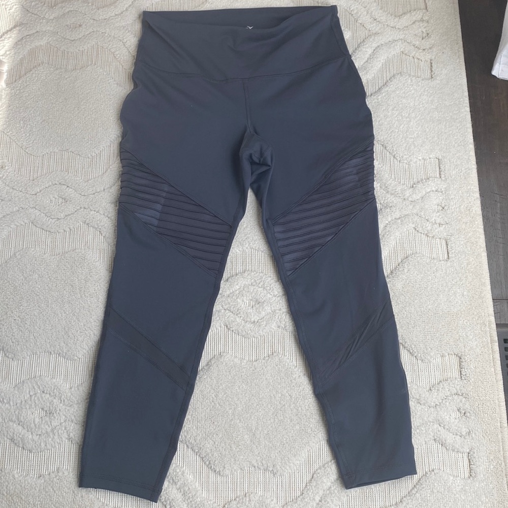 NWOT. Old Navy grey moto workout leggings. Size large petite.